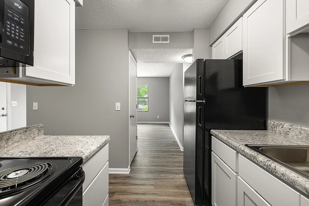 Timberwood Place Apartments — Photo 3