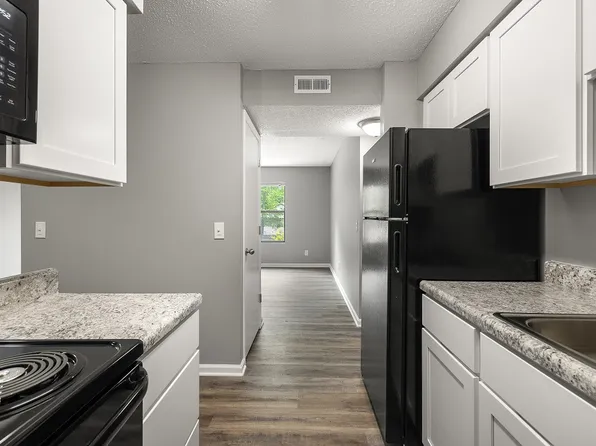 Timberwood Place Apartments, 109 Timberwood Pl #E8e1b0747, Sanford, NC 27330