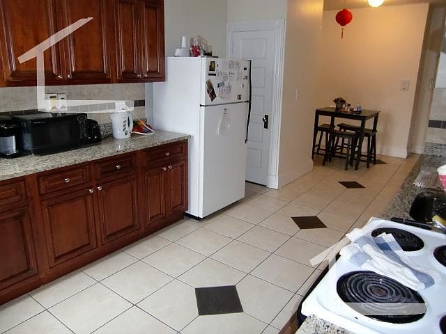 2nd image of 22A Euston St #5QR
