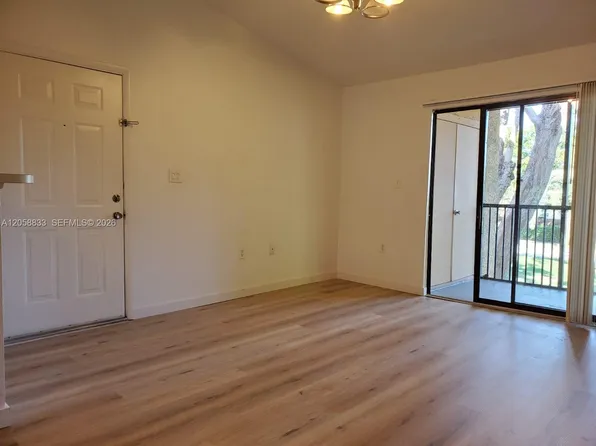 15551 SW 104th Ter APT 8210, Miami, FL 33196