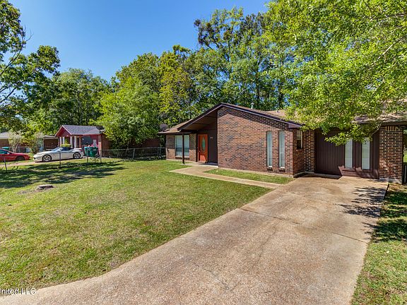 2nd image of 713 Shirley Dr