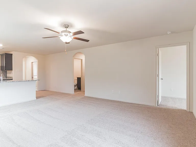 112 Allington Cir — Photo 6