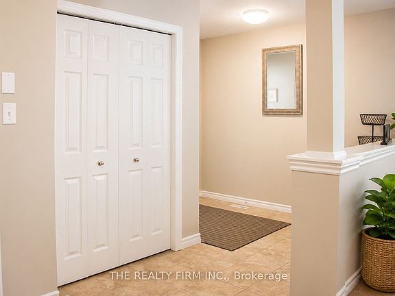 5th image of 884 Reeves Ave