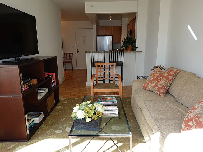 1500 Lexington Ave #11F — Photo 3