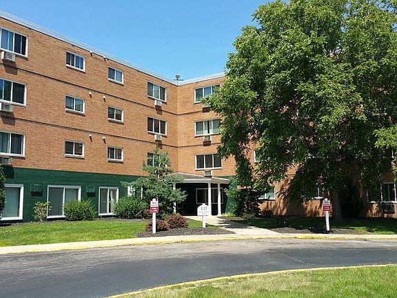 2nd image of 137 Chestnut Ln #9c368fd40