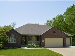 2319 SE Saturn Dr, Topeka, KS 66605