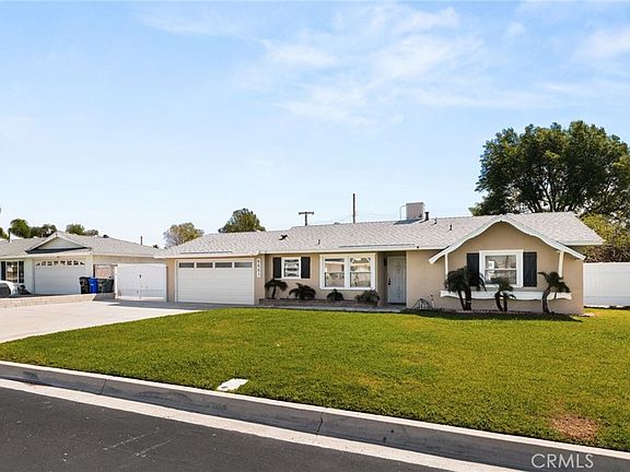 3rd image of 6661 Yucca Ave