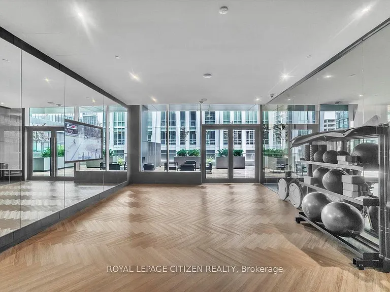 11 Yorkville Ave #6007 — Photo 36