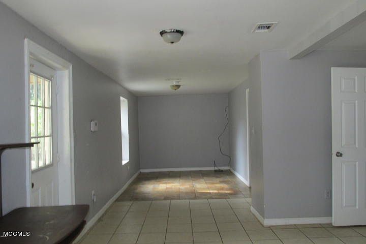 2nd image of 4918 Griffin St