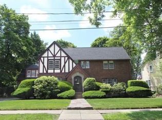 54 Ellis Rd, Newton, MA 02465