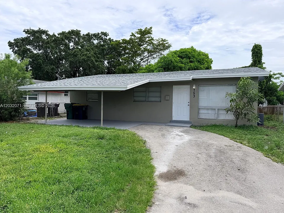 753 SW 3rd Pl