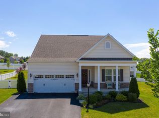 1093 Countryside Rd, Seven Valleys, PA 17360