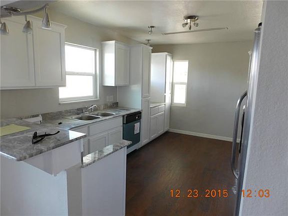 4th image of 2800 N Campbell St