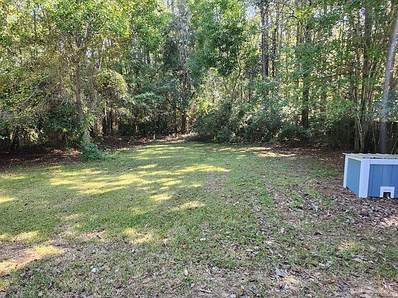 2nd image of 176 Country Manor Rd
