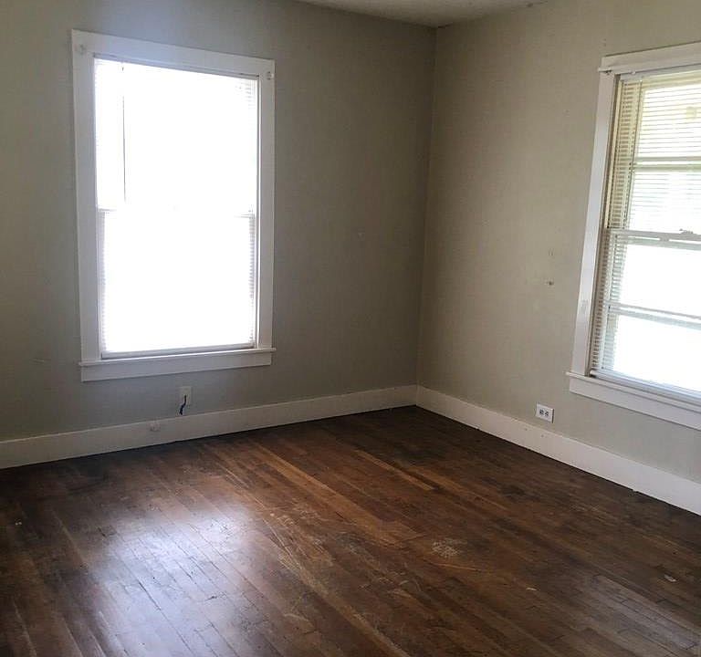 2nd image of 2306 Matthews St