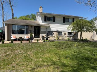 18525 Middlebelt Rd, Livonia, MI 48152