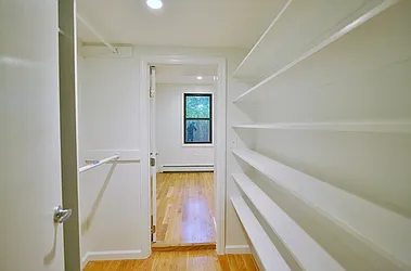 Rented by R New York