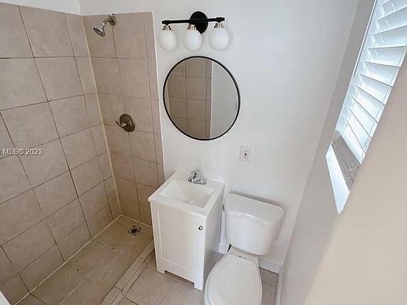 4th image of 635 12th St APT 11