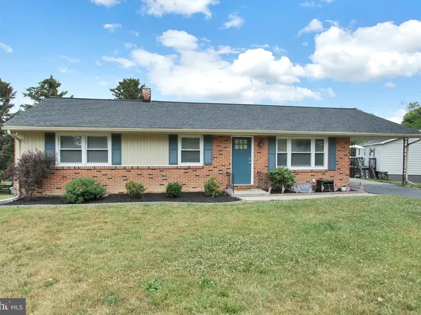 585 Hammond Rd, York, PA 17406