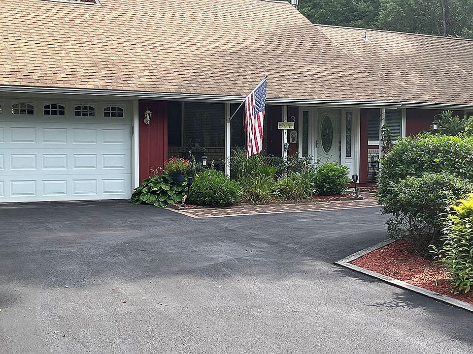 1st image of 3 Dartmouth Ct