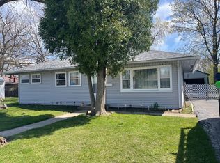 2009 W Grove Ave, Waukegan, IL 60085