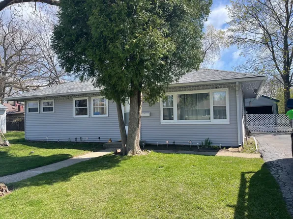 2009 W Grove Ave, Waukegan, IL 60085
