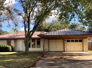 1004 McLane St, Victoria, TX 77904