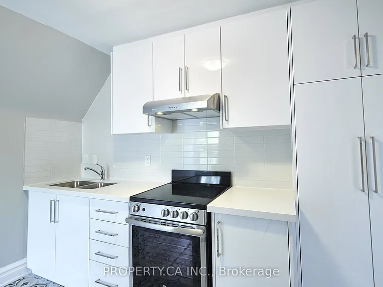 345 Gladstone Ave #UPPER — Photo 7