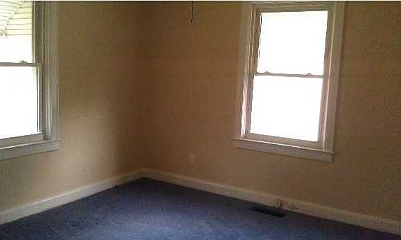 3rd image of 105 Laurel Dr