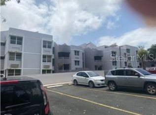 Calle Zaya Verde Sur Cond Flamingo Apartments #11404, Bayamon, PR 00956