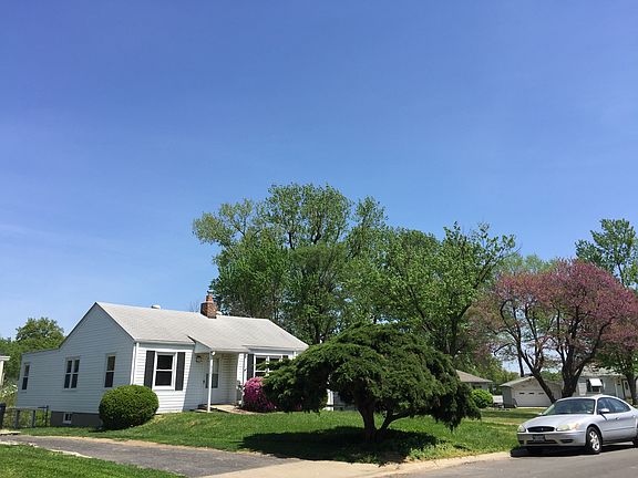 3rd image of 3147 Ronald Dr