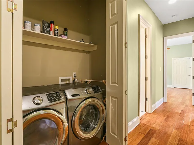 523 S Hennessey St — Photo 12