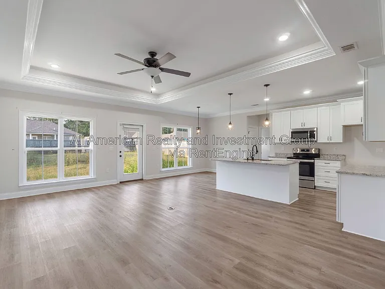 331 Adams Dr — Photo 5