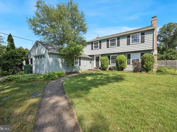 111 Wayside Dr, Cherry Hill, NJ 08034