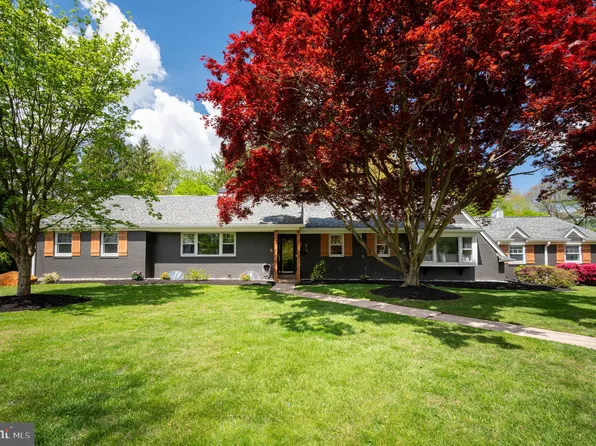 5 Boulder Brook Dr, Wilmington, DE 19803