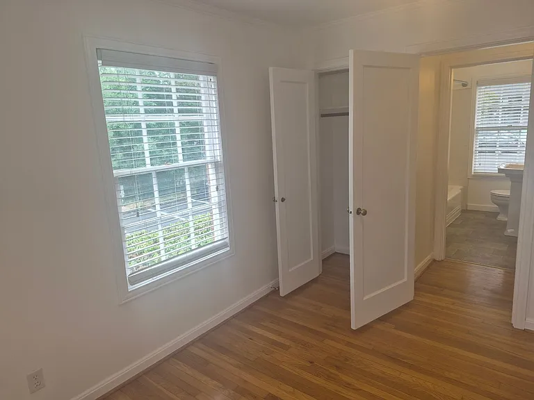 Broadmoor Manor — Photo 106