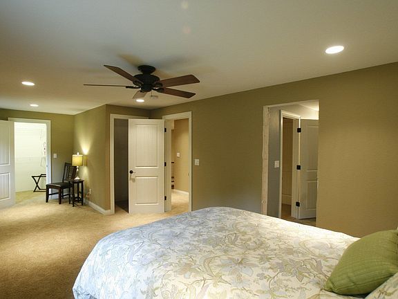 Master with walk-in closet