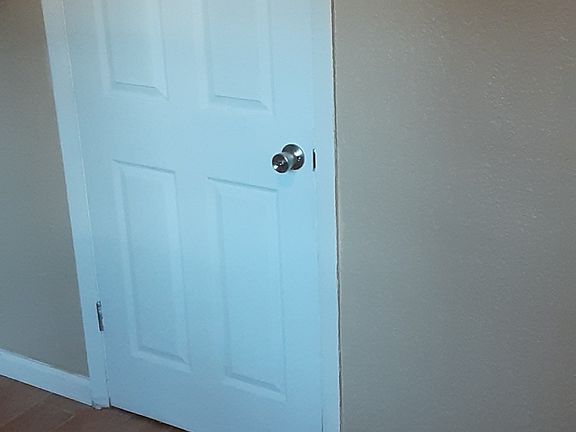 3rd image of 2068 Holmes St