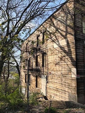 2nd image of 411 Prescott St