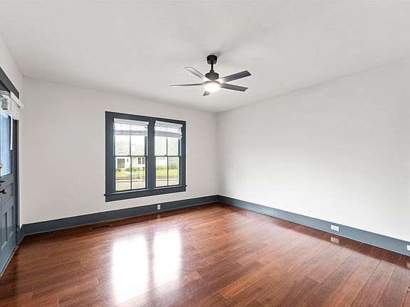 5th image of 411 9th Ave SE
