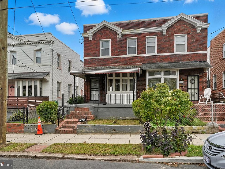 1st image of 726 Somerset Pl NW