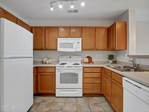 5th image of 645 Condo Club Drive Unit 201