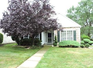 647 Bluebird Dr, Monroe Township, NJ 08831