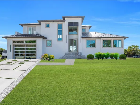 1732 Cascade Way N, Fort Myers, FL 33901