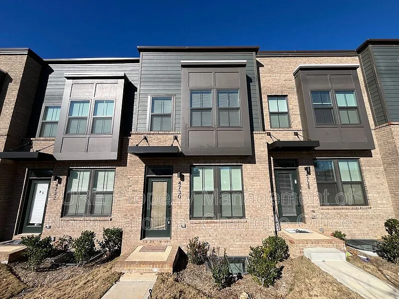 3 bed, 3.5 bath, 1616 sqft, $1,900 — Photo 4
