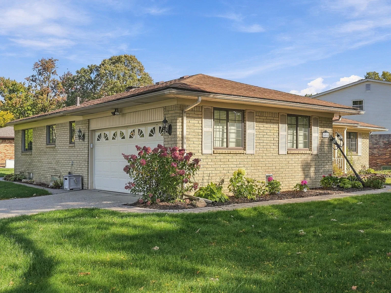 3 bed, 2.5 bath, 2793 sqft, $3,095 — Photo 4