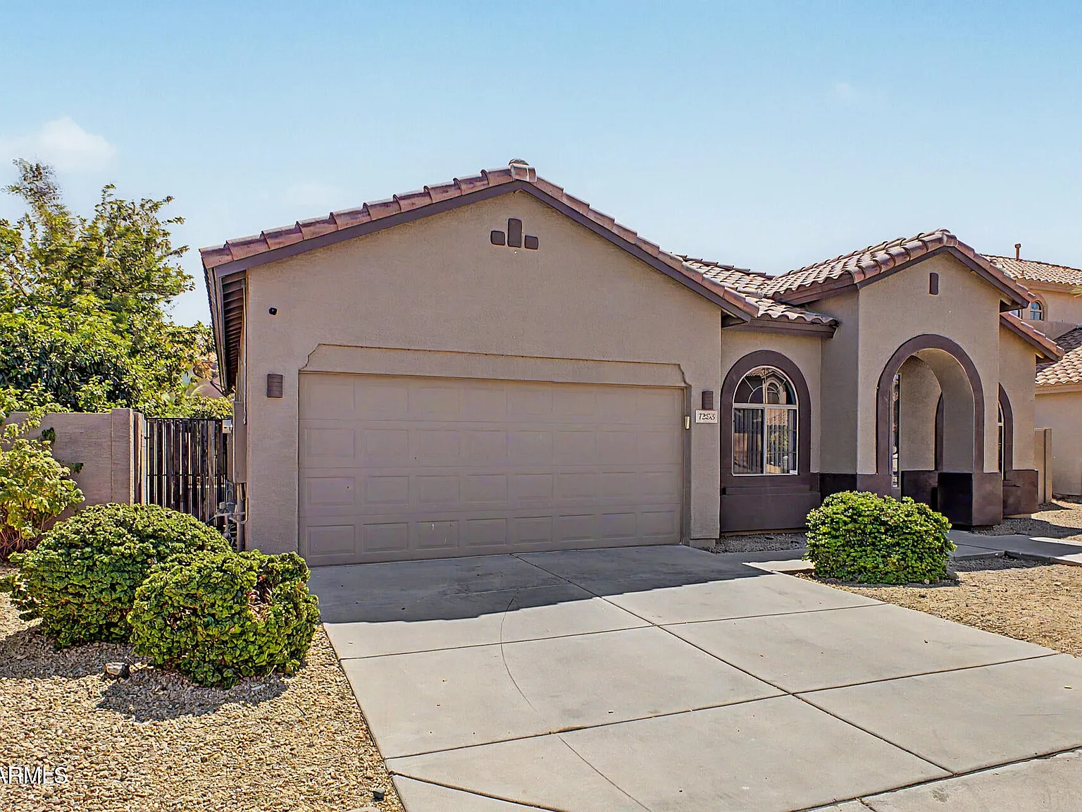 4 bed, 2352 sqft, $2,500 — Photo 4