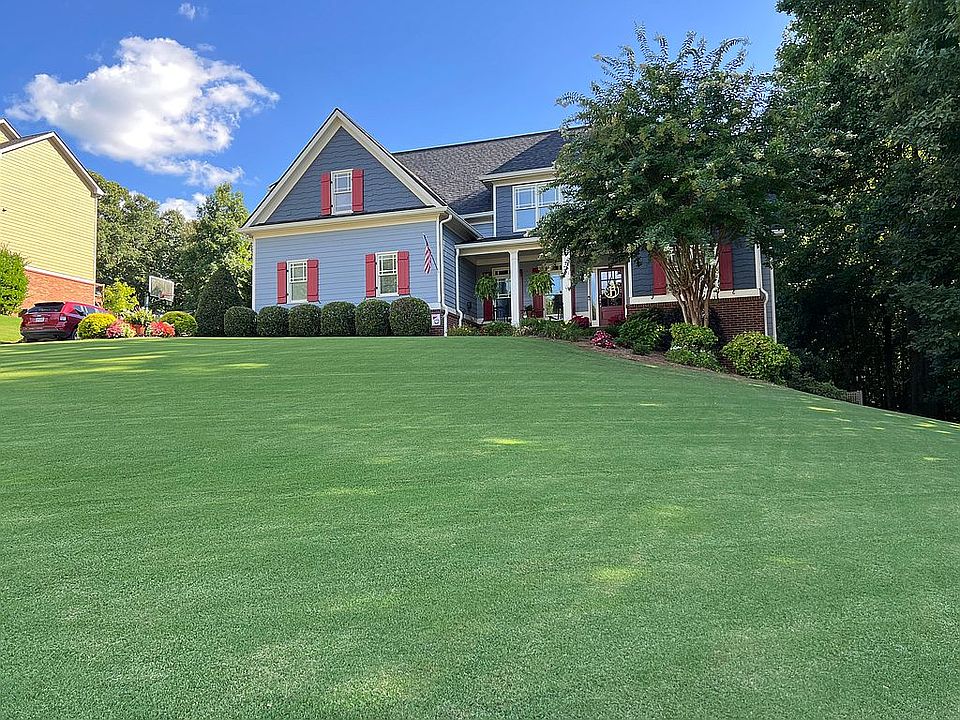 2nd image of 541 Ridge Mill Ln