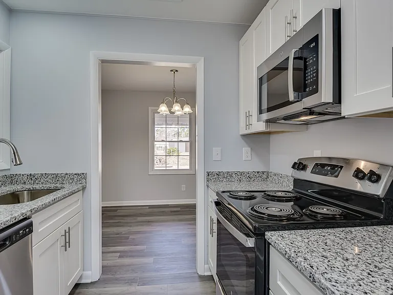 1709 Forest Creek Ct — Photo 11