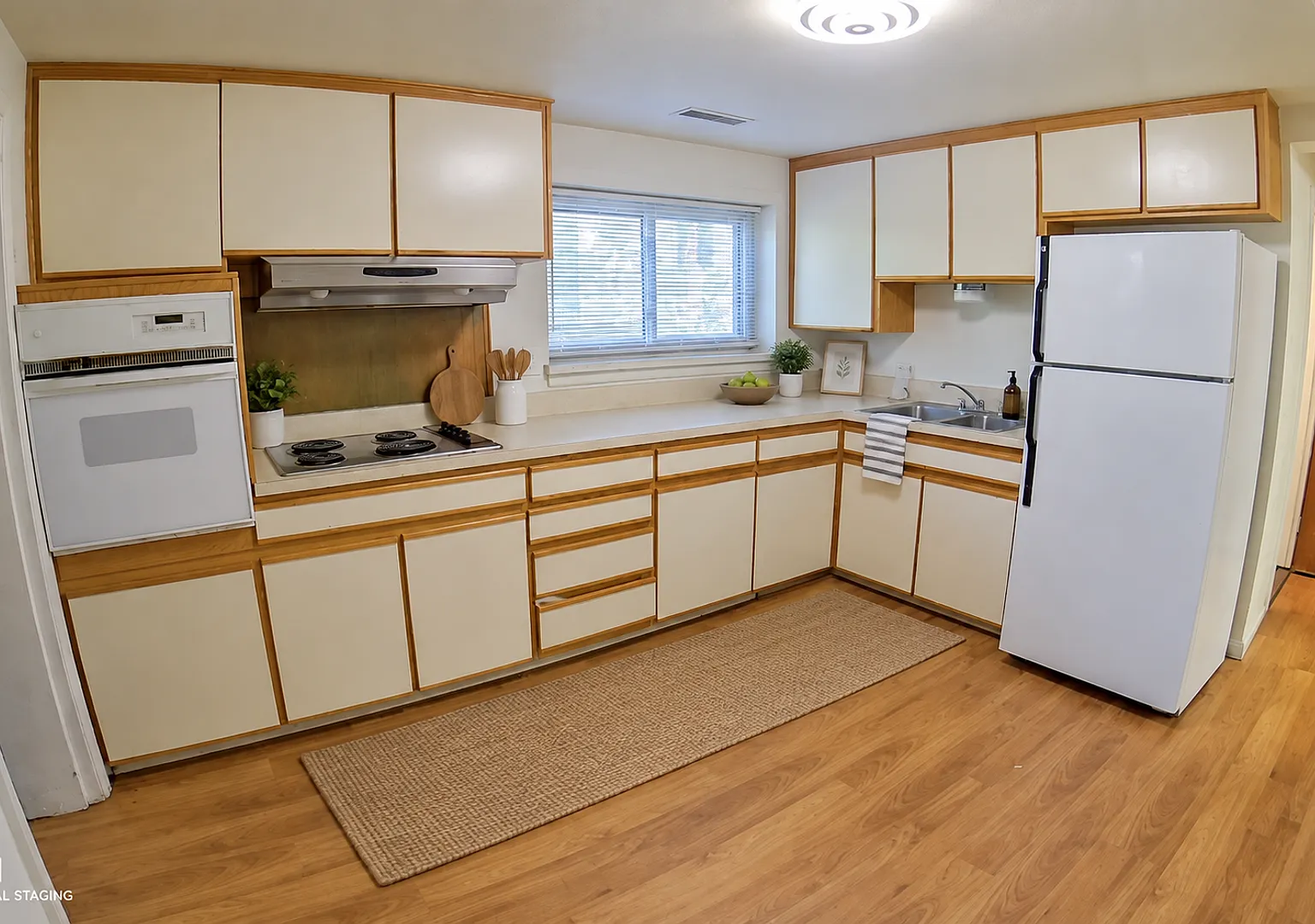 Big Backyard + Pet Friendly + Off-Street Parking + Washer and Dryer Included! Available Now! — Photo 3